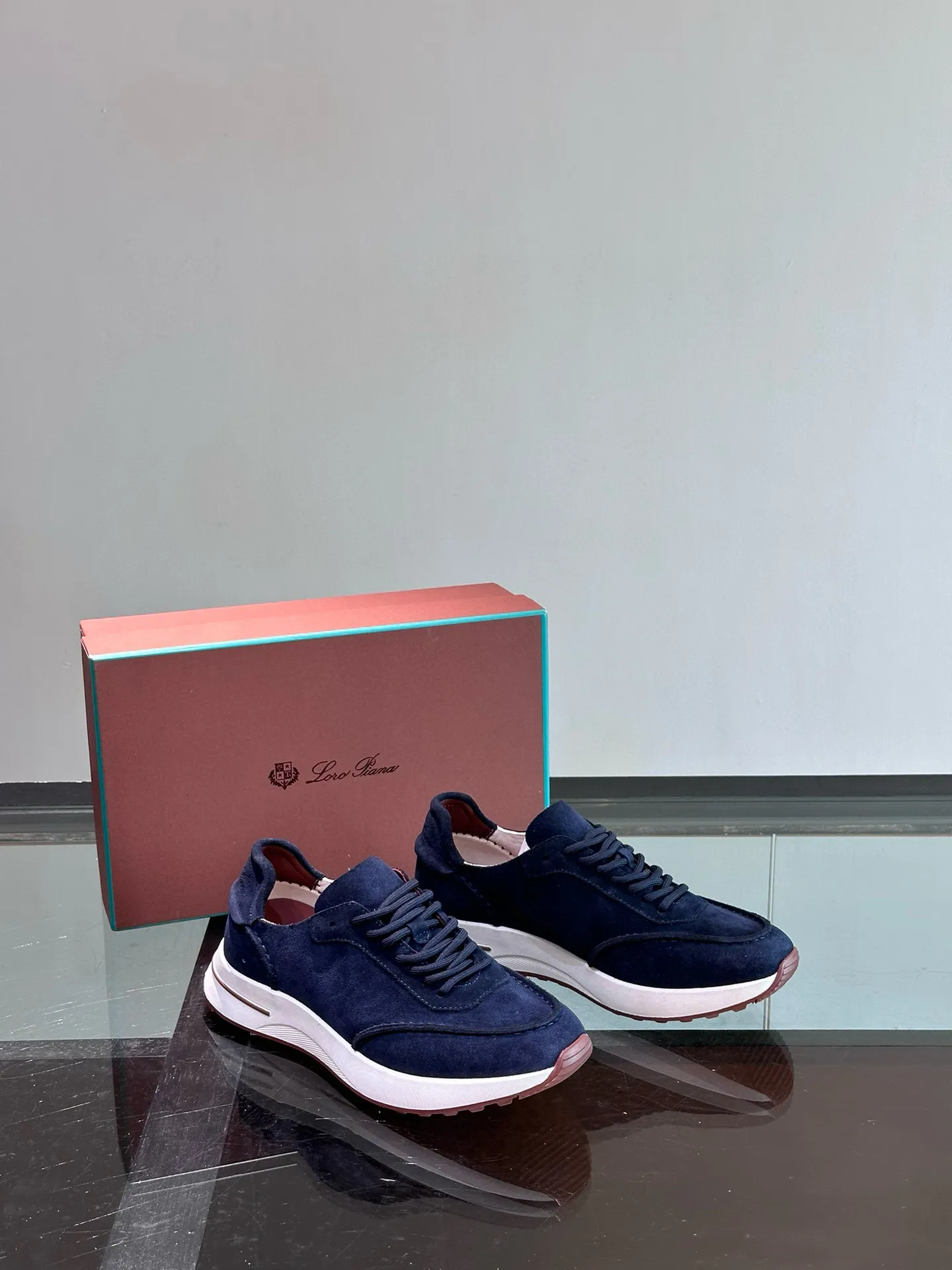Factory price: 540💰Loro men's shoes💰iana niche Loro classic jogging shoes, men's lace-up casual shoes and sneakers, high-quality lightweight and comfortable fabrics, suitable for outdoor leisure, the color scheme is young and energetic, and it looks great with sportswear or casual suits! Size: 39-46 (customized sizes of 45 and 46 are non-refundable)